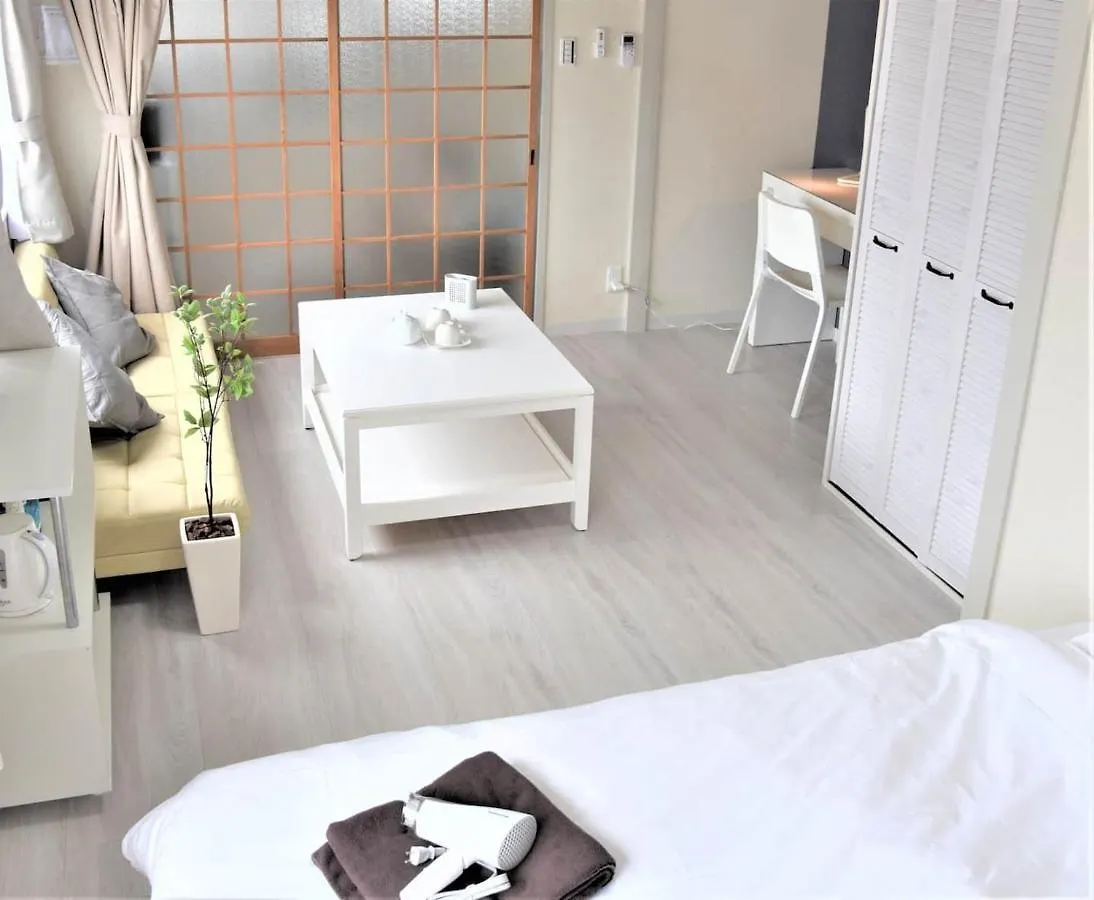 Osaka U-Shuku Apartment 0*,