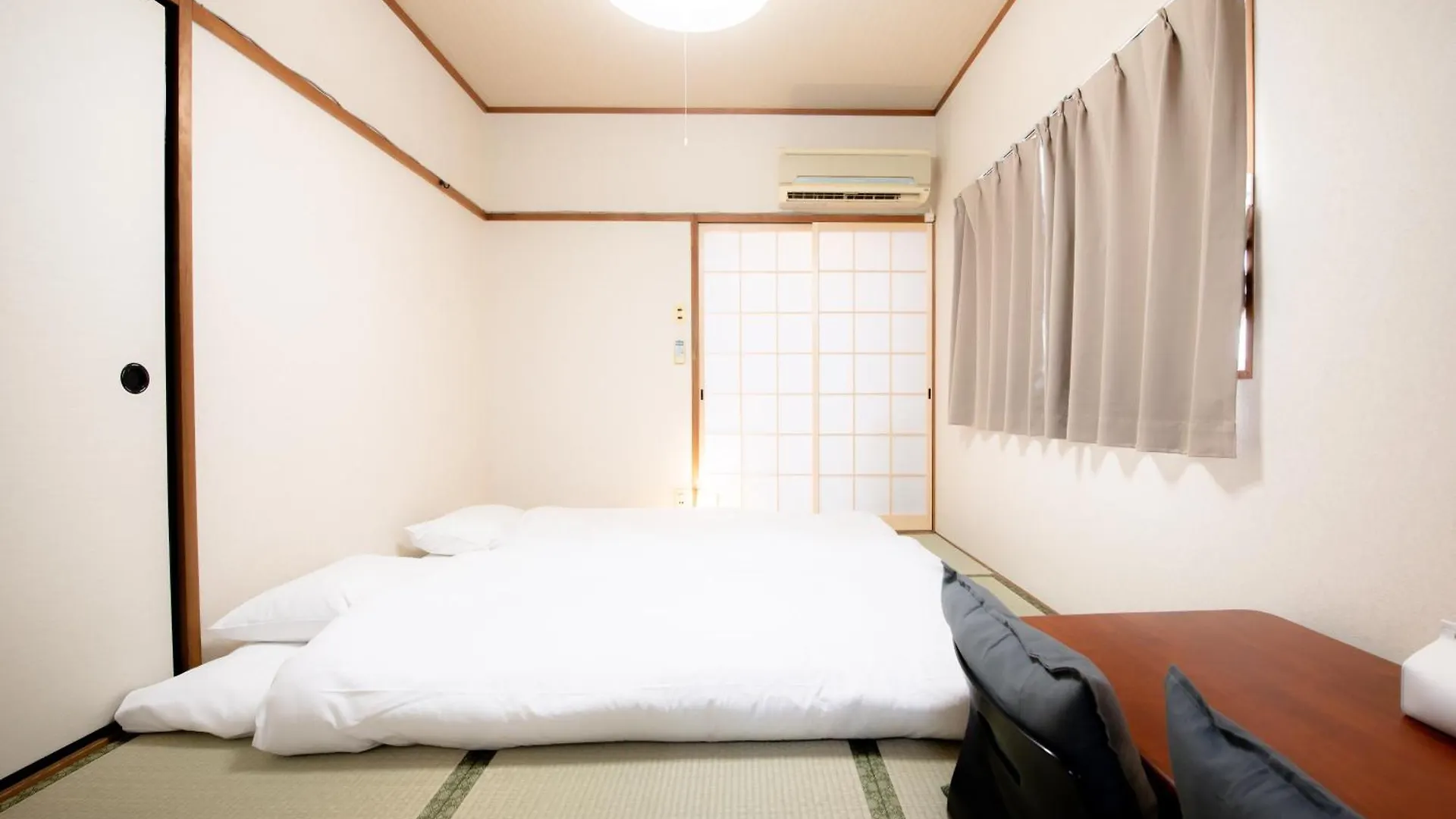 Osaka U-Shuku Apartment