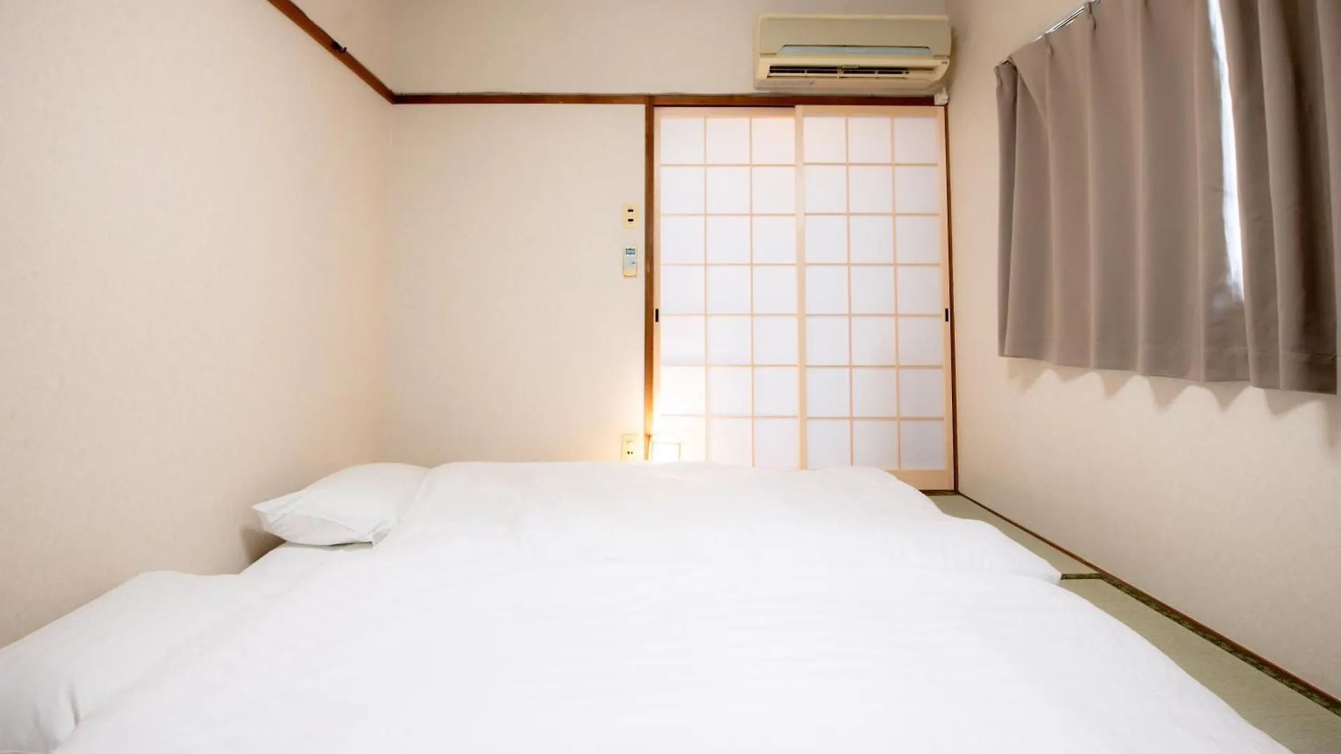 Osaka U-Shuku Apartment