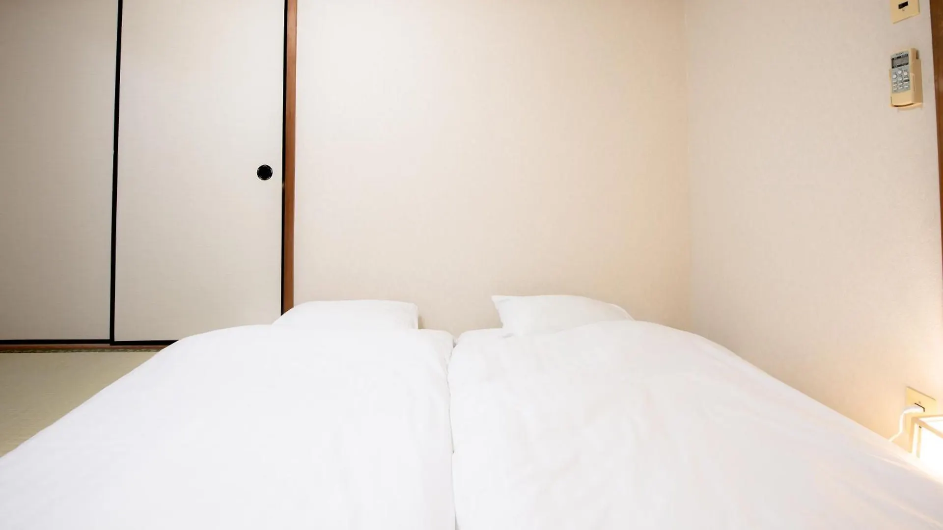 Osaka U-Shuku Apartment