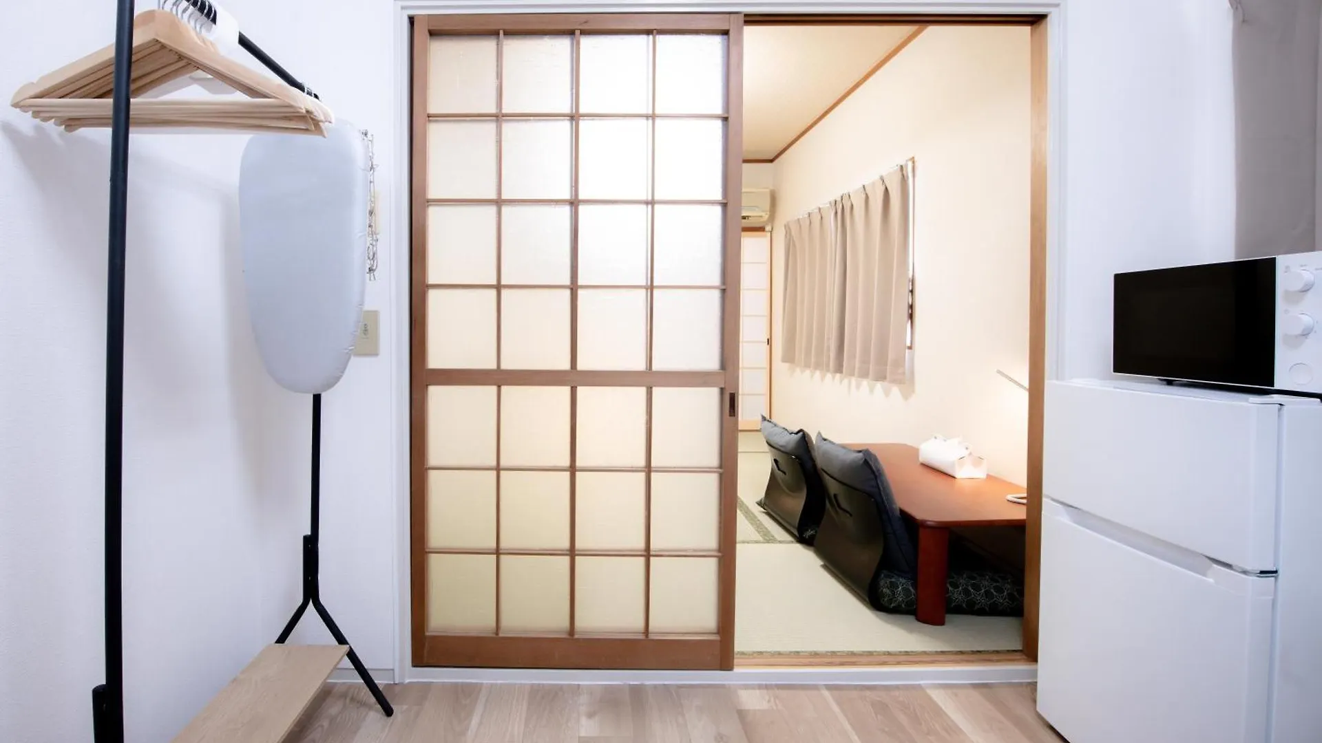 Osaka U-Shuku Apartment
