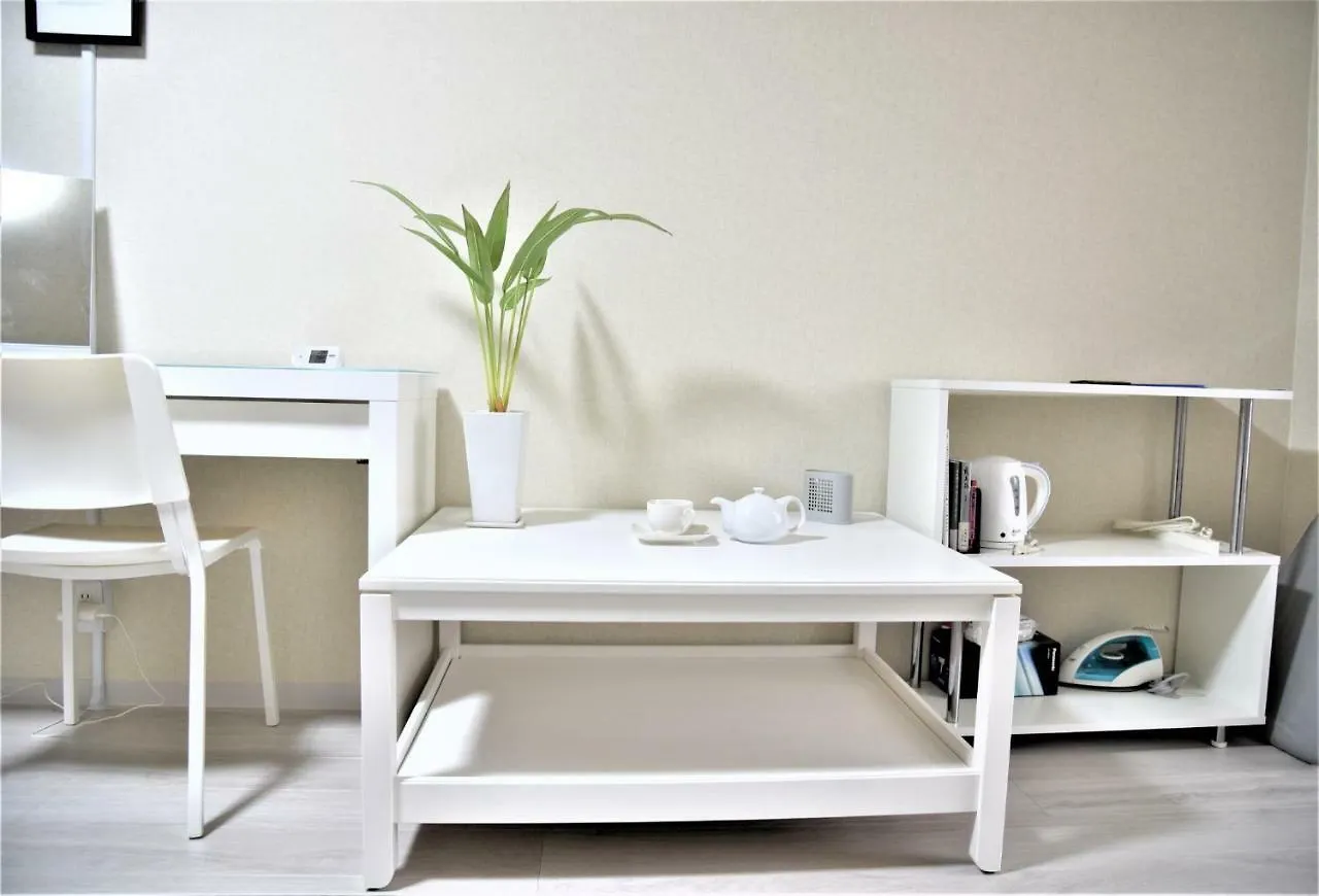 Osaka U-Shuku Apartment