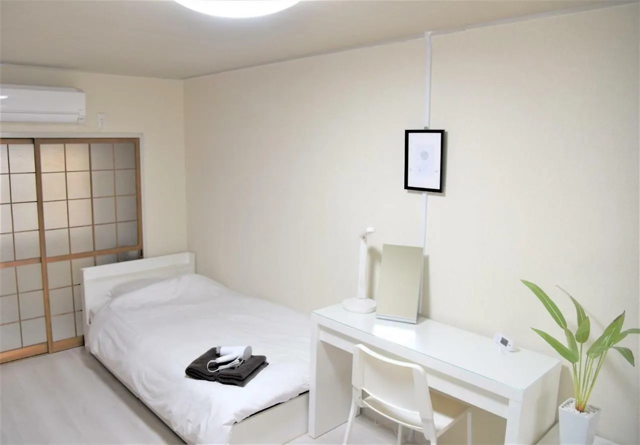 Osaka U-Shuku Apartment